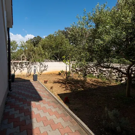 Sea View Apartment *