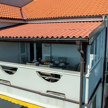 Apartment Sea View *