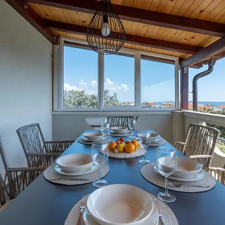 Sea View Apartment Mandre